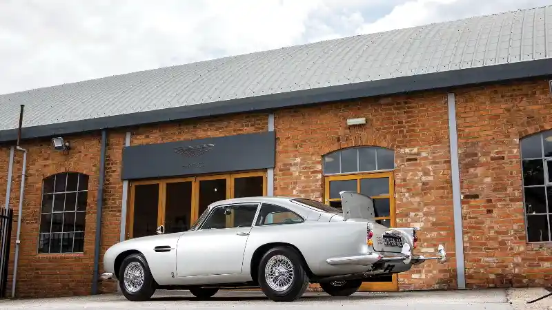 Foto - VIDEO: James Bond Kembali Gunakan Aston Martin di Film Terbaru