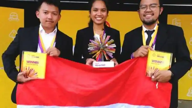 Foto - Konsep Mobil Berbahan Bakar Sampah Dari Indonesia Juara di Inggris