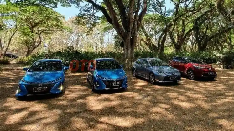 Berita - Prius Plug-in Hybrid Dua kali Lebih Irit