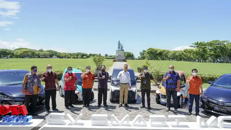 Foto - Ini Tujuan Utama Toyota Memperkenalkan 3 Model Mobil Listrik Terbaru di Bali