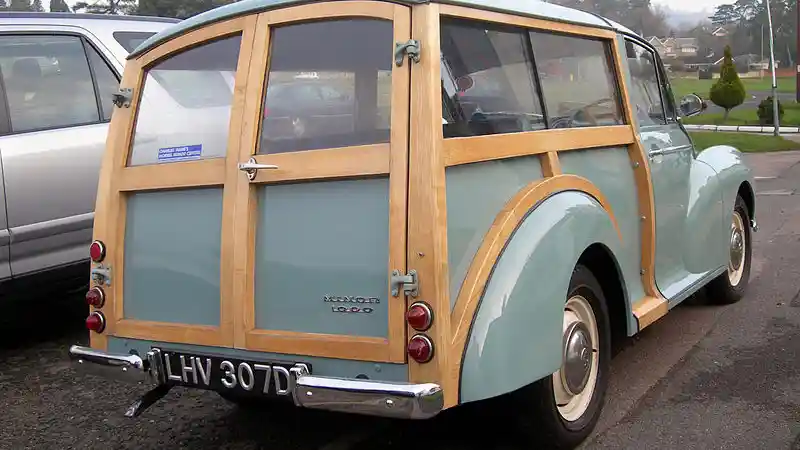 Foto - Morris 1000 Biru, Si Oplet Paling Sohor Di Indonesia