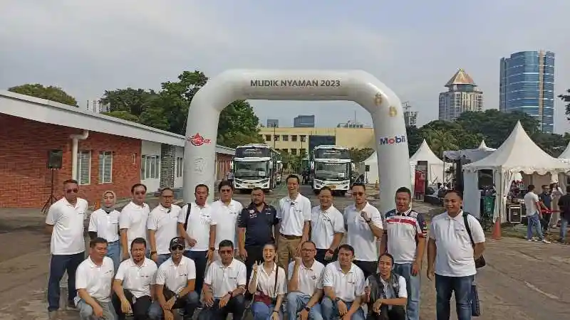 Foto - Mekanik Bengkel Rekanan Mobil Oil dan Federal Oil Mudik Gratis dengan Bus Premium 