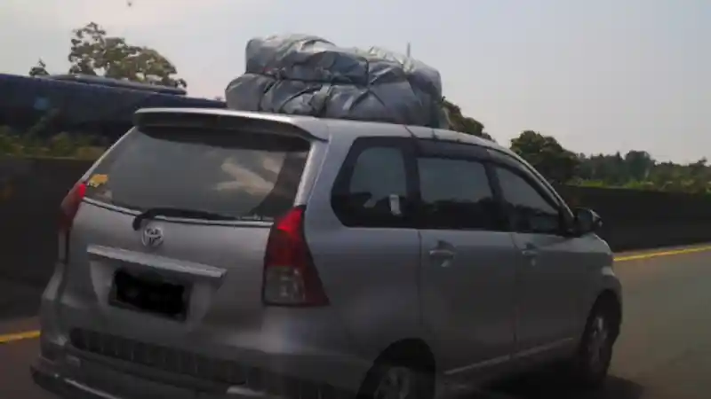 Foto - Bawa Barang di Atap? Ini Caranya dan Hal yang Perlu Diwaspadai