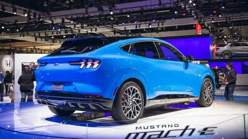 Foto - Ford Kembali Laris, Inilah Model-Model Yang Diminati