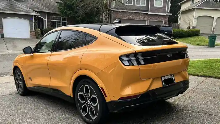 Foto - 60 Tahun Ford Mustang. Mobil Ini Punya Lampu Belakang Paling Konsisten Sekolong Jagad