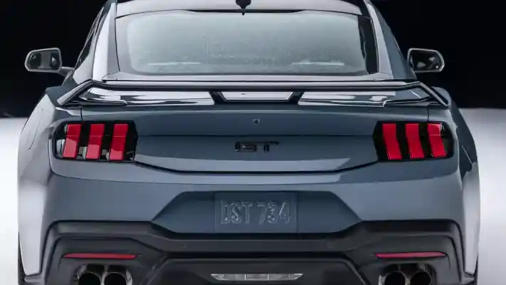 Foto - 60 Tahun Ford Mustang. Mobil Ini Punya Lampu Belakang Paling Konsisten Sekolong Jagad