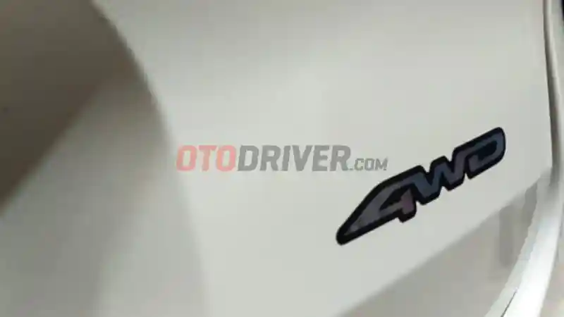 Foto - Isuzu Janji Akan Boyong MU-X Berfitur ADAS