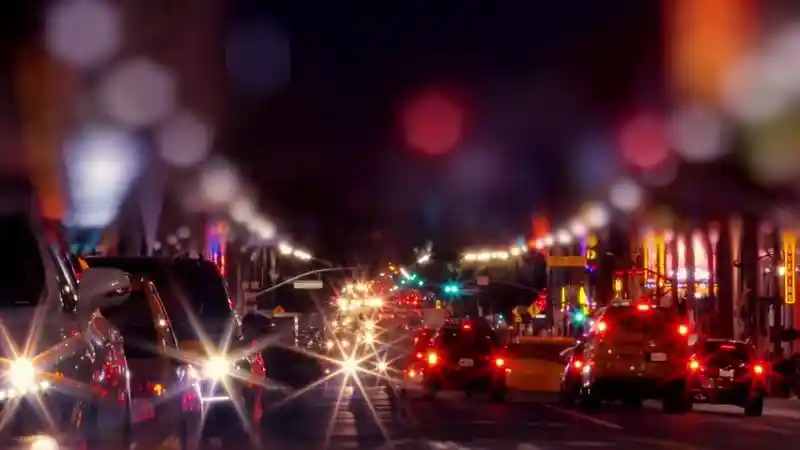 Foto - Mengapa Lampu Belakang Berwarna Merah? Ini Alasannya