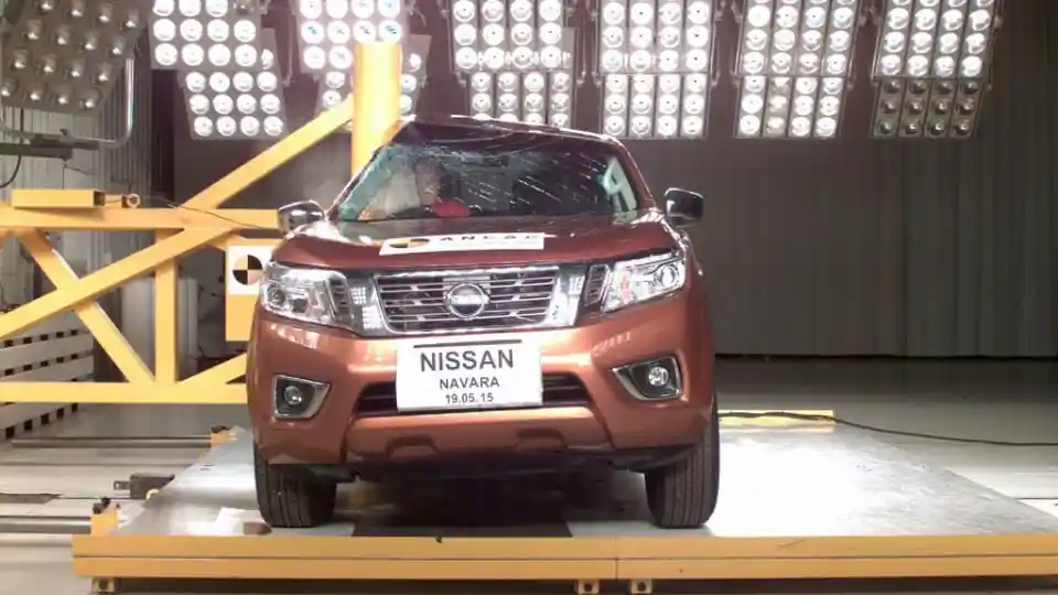 Berita - Nissan Navara Dikejar Waktu Soal Peringkat Keselamatan Bintang Lima