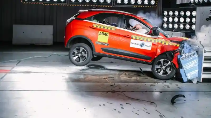 Foto - 5 Mobil di Bawah RP 200 Juta Paling Aman di India