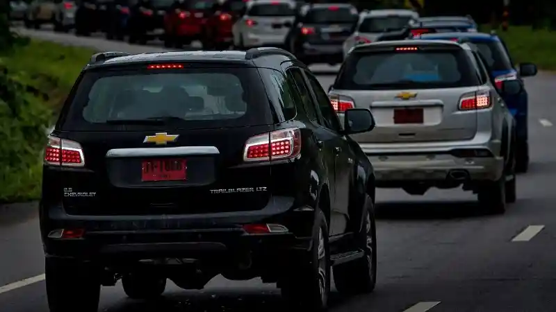 Foto - 9 Tips Untuk Mengemudi Aman di Malam Hari