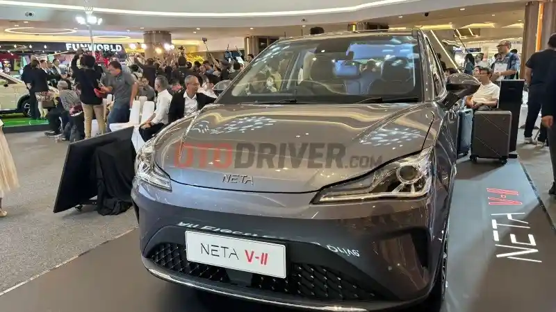 Foto - Komparasi Spesifikasi Dan Harga Neta V-II vs VinFast VF 5