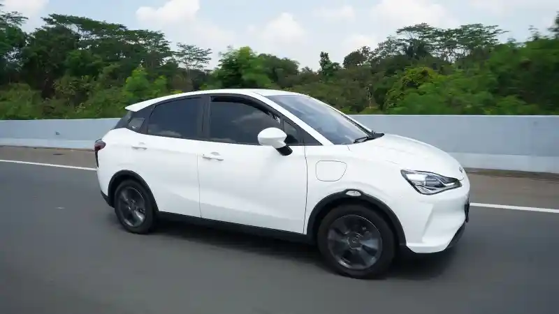 Berita - Perjalanan Jakarta - Semarang Dengan Neta V Cuma Modal Rp 150 Ribu