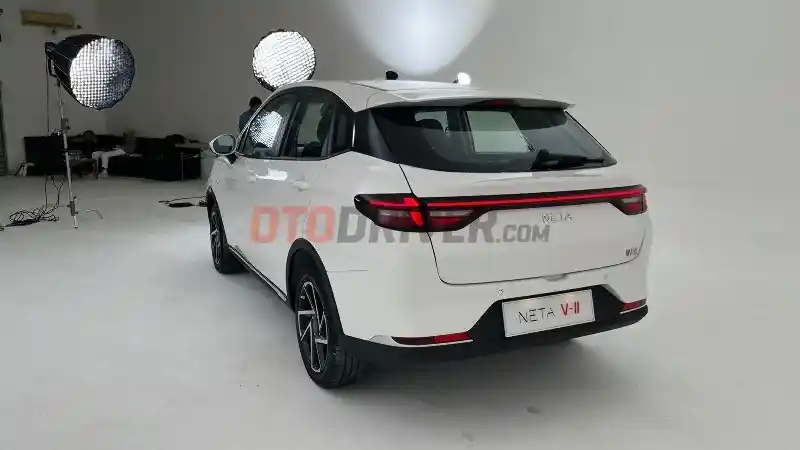 Foto - Neta V-II Resmi Diperkenalkan, Apa Saja Ubahannya? (21 FOTO)