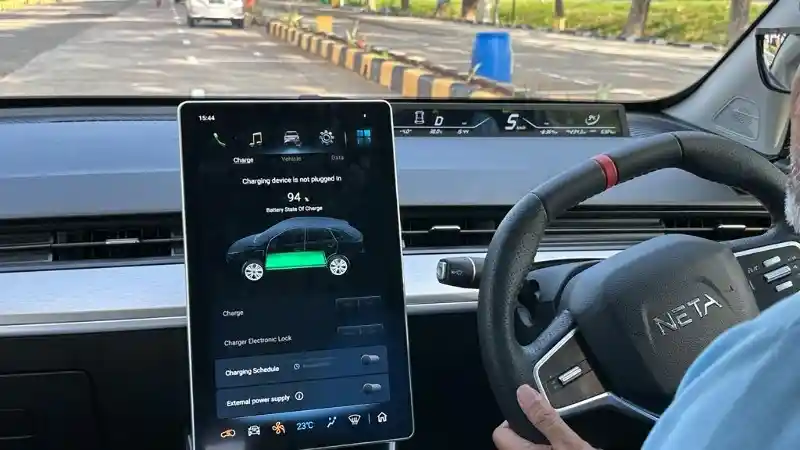 Foto - Perjalanan Jakarta - Semarang Dengan Neta V Cuma Modal Rp 150 Ribu