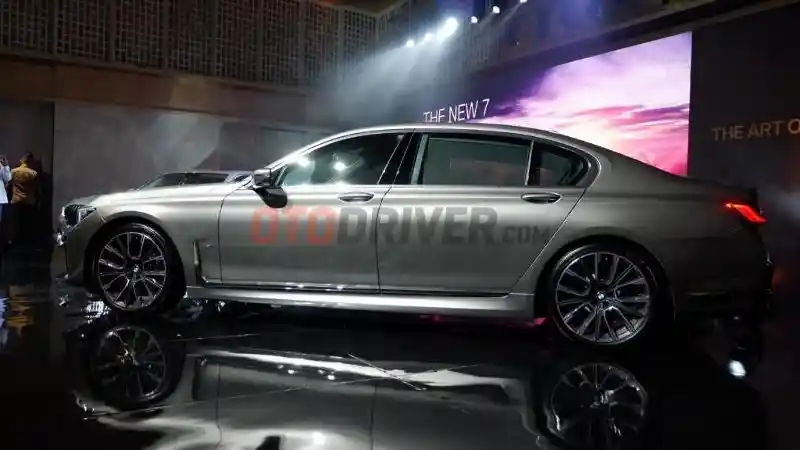 Foto - GALERI: Seri-7 Facelift Rakitan Sunter, Sedan Premium Termewah BMW