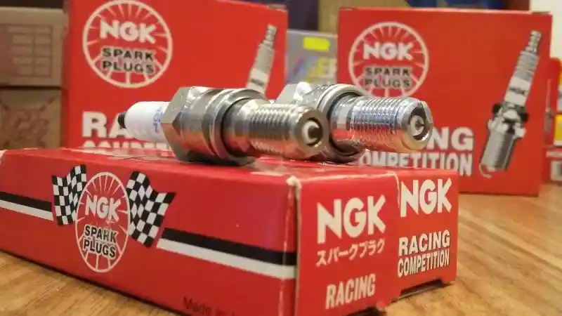 Foto - Perlukah Mobil Harian Menggunakan Busi Racing?