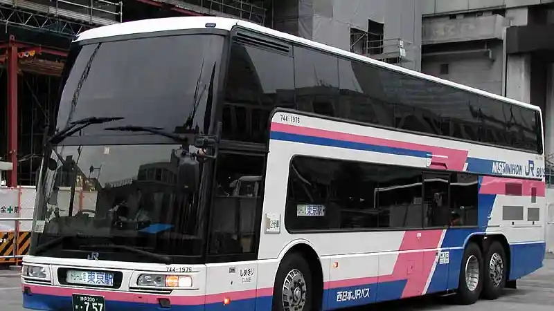 Bus - Kapan Bus Pertama Kali Muncul? (2)