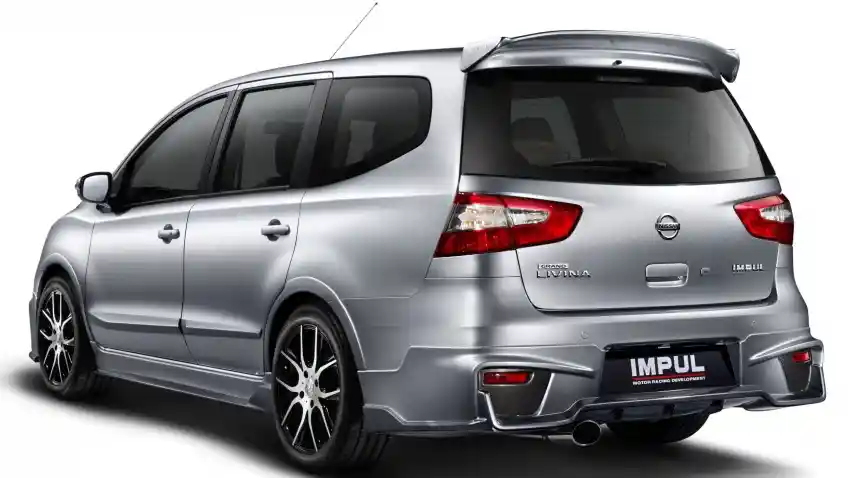 Foto - Nissan Grand Livina Versi Keren Resmi Hadir di Malaysia 