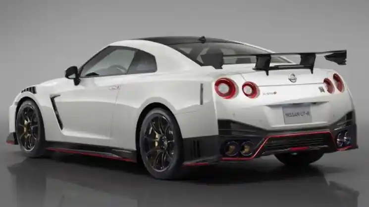Foto - Nissan GT-R Bakal Jadi Mobil Listrik Performa Tinggi?