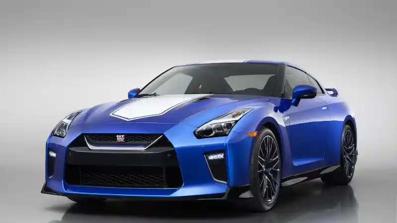 Berita - Harga Sebuah Nissan GT-R 50th Anniversary Edition Setara 16 Unit Datsun GO