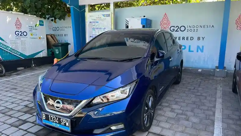 Foto - Nissan Hadiahi Customer Apurva Kempinski Pengalaman Mencoba Mobil Listrik di Bali