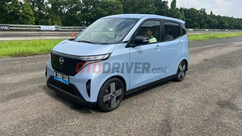 Mobil Listrik - Membandingkan Dimensi dan Baterai Nissan Sakura Dengan Wuling Air EV