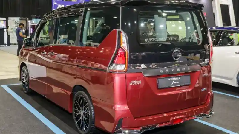 Foto - Varian Baru Nissan Serena Hadir di Malaysia