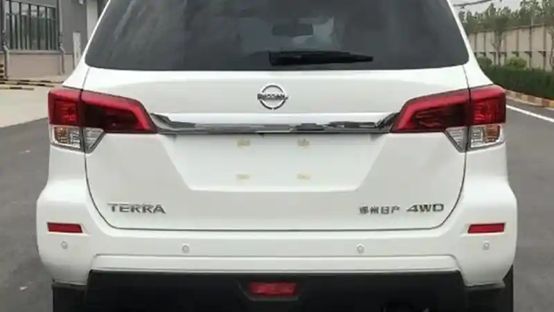 Foto - Nissan Navara Versi SUV "Tertangkap" di Tiongkok