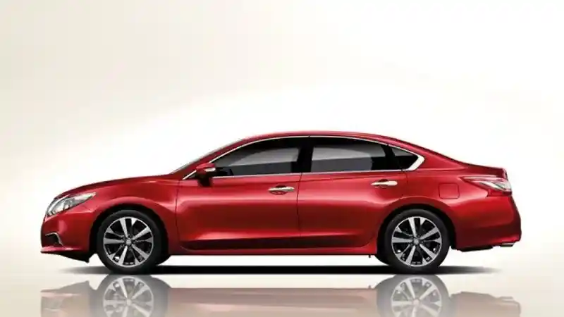 Foto - Nissan Luncurkan Teana Facelift Seharga RP 640 Jutaan 