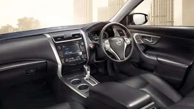 Foto - Nissan Luncurkan Teana Facelift Seharga RP 640 Jutaan 