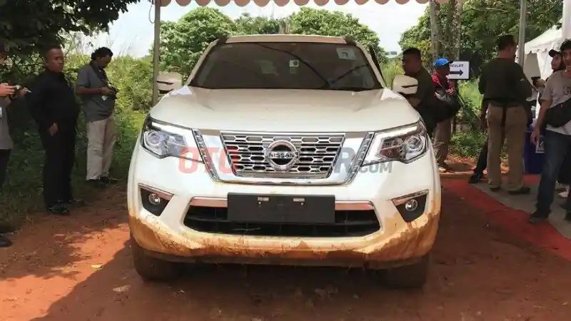 Foto - First Drive: Nissan Terra 2.5 (4x4) VL AT 