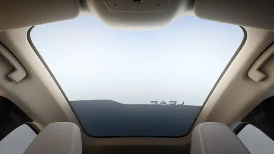 Foto - Begini Detail Penampakan Nissan Leaf Generasi Terbaru, Bisa Tempuh Jarak 600 Km