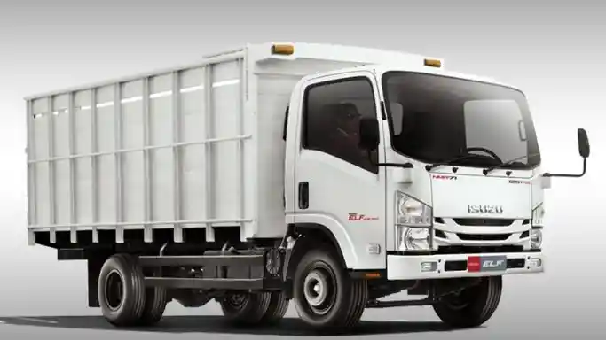 Berita - Barisan Isuzu Elf NMR Di GIIAS 2023, Sangat Meriah! 