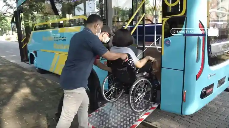 Foto - Ini Detail Nucleus 5 Dari Laksana, Medium Bus Pertama Berlantai Rendah