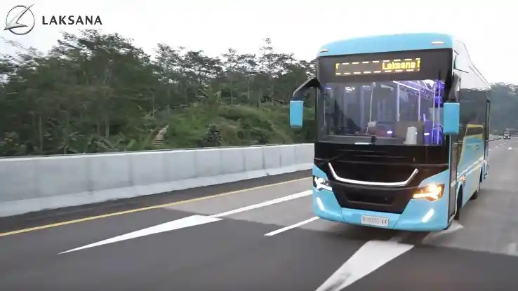Bus - Ini Detail Nucleus 5 Dari Laksana, Medium Bus Pertama Berlantai Rendah