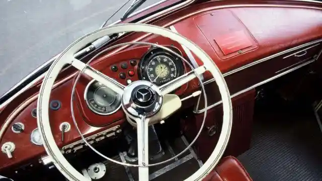 Foto - Mercedes-Benz O 6600 H, Sang Pelopor Mesin Belakang