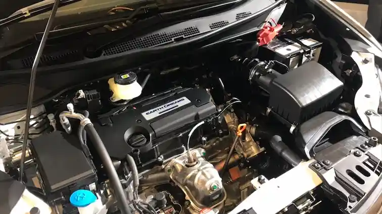 Foto - Komparasi Honda Odyssey VS Nissan Serena