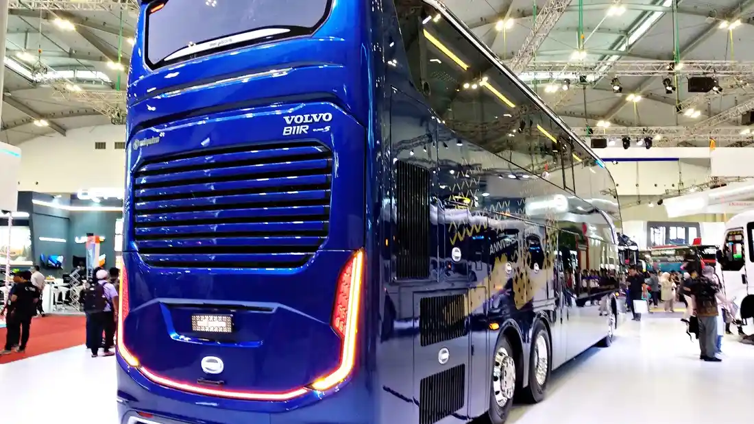 Foto - Begini Cara Desain Bus Double Decker