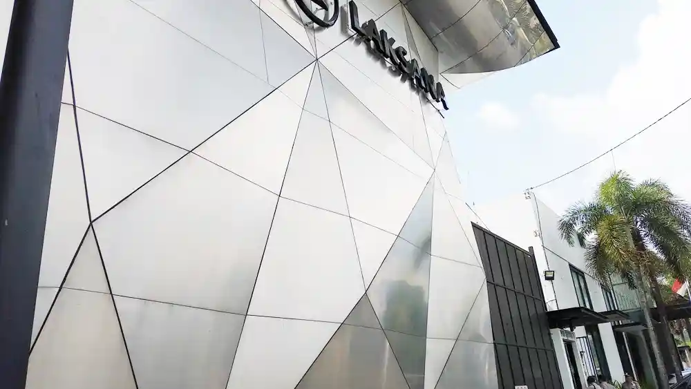 Bus - Dua Model Terbaru Laksana Di GIIAS 2023