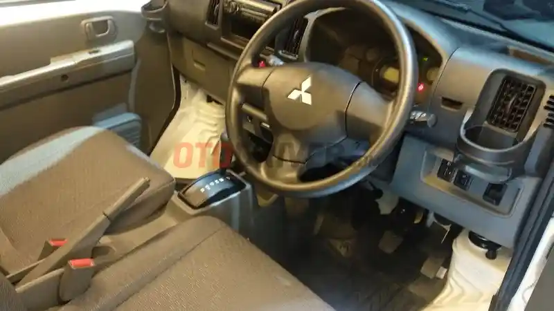 Foto - Mitsubishi L100 Rilis Perdana Dengan Harga Rp300 Jutaan 