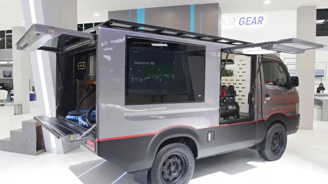 Foto - GIIAS 2024 Surabaya: Simak Dari Dekat Rangga dan Carry Mobile Charging