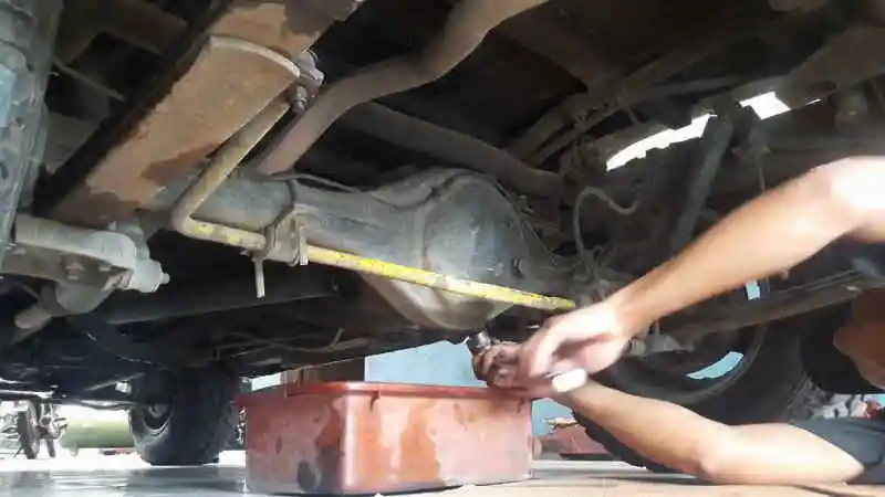 Tips - Banyak Yang Belum Tahu, Inilah Pentingnya Mengganti Oli Gardan