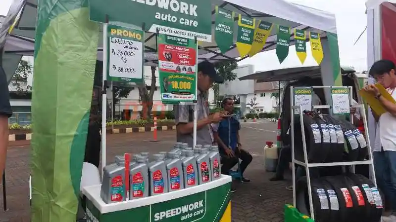 Foto - Perlukah Ganti Oli Mesin Sebelum Perjalanan Mudik Lebaran? 