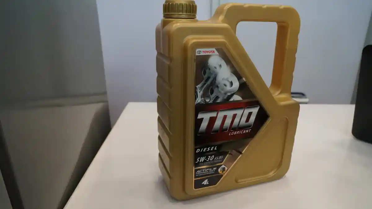 Berita - Toyota Jual Oli Mesin Diesel Terbaru, Harga RP 140 Ribu Saja
