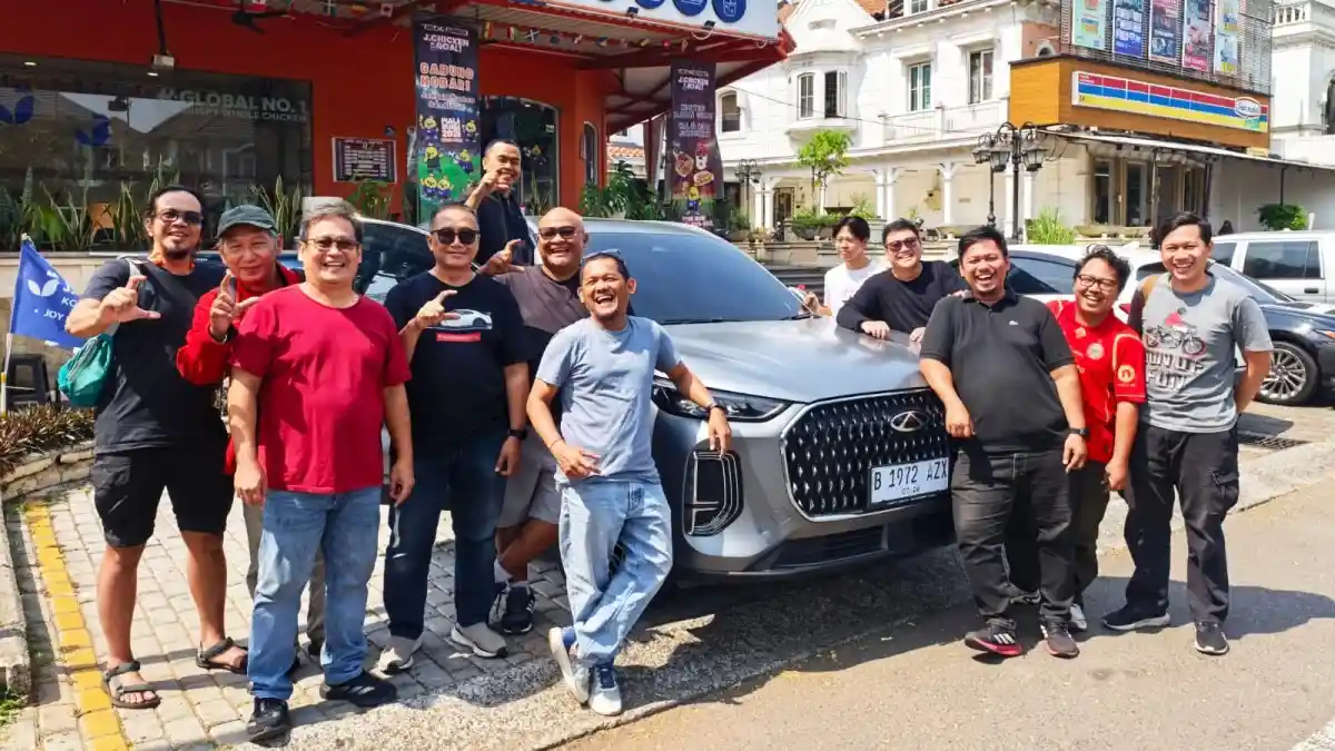 Foto - OtoCibubur Gelar Nongkrong Bareng, Bermain dengan Fitur V2L