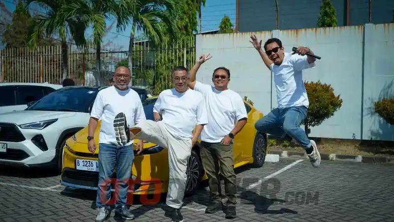 Foto - Begini Impresi Mengencani Toyota All New Prius PHEV