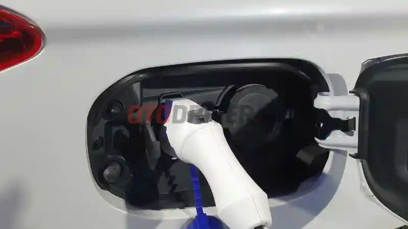 Foto - Melihat Skema Angsuran Mobil Termahal Mitsubishi, Siapkan DP Minimal 200 Jutaan