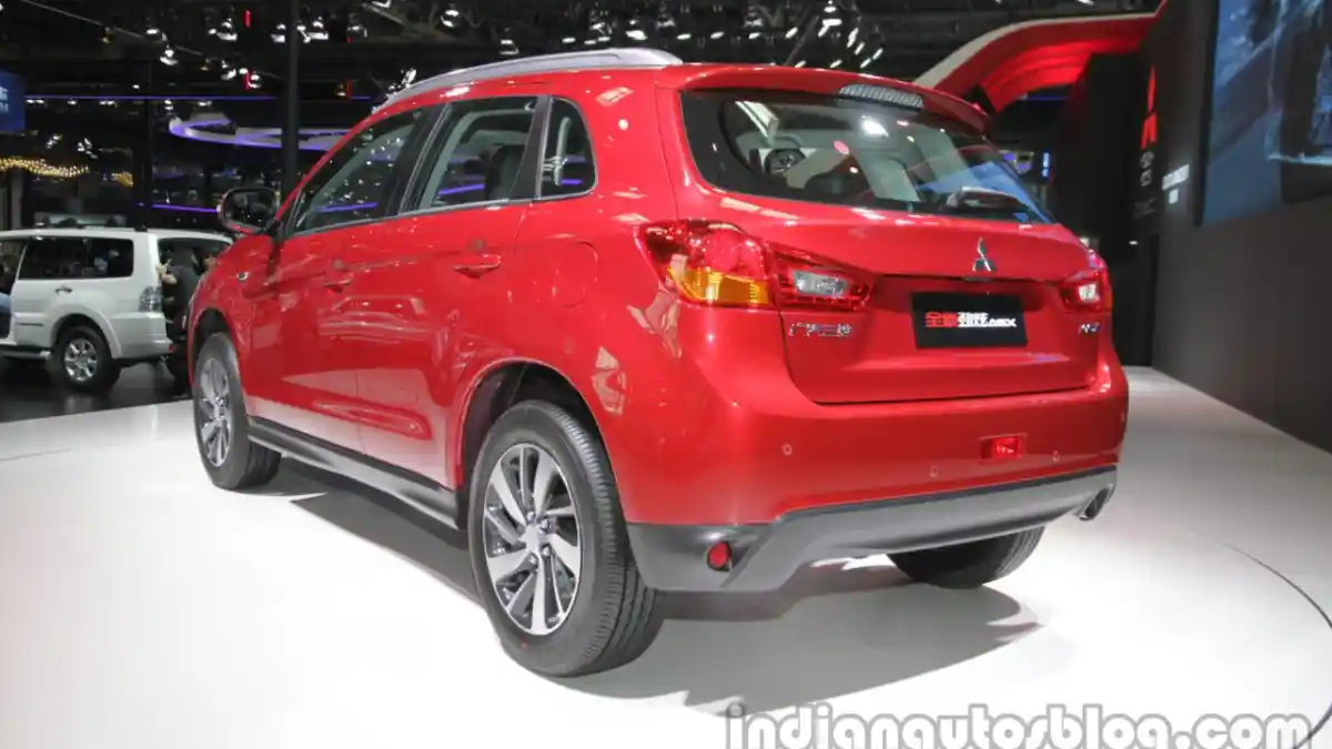 Foto - Ini Dia Mitsubishi Outlander Sport Terbaru, Ada Pilihan Mesin 2.000 CC 4WD!