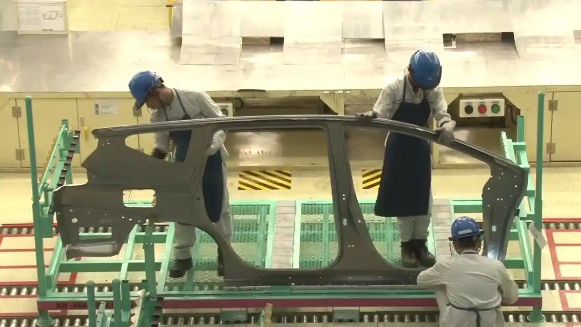 Foto - Melihat Langsung Proses Produksi Mitsubishi Xpander (12 Foto)